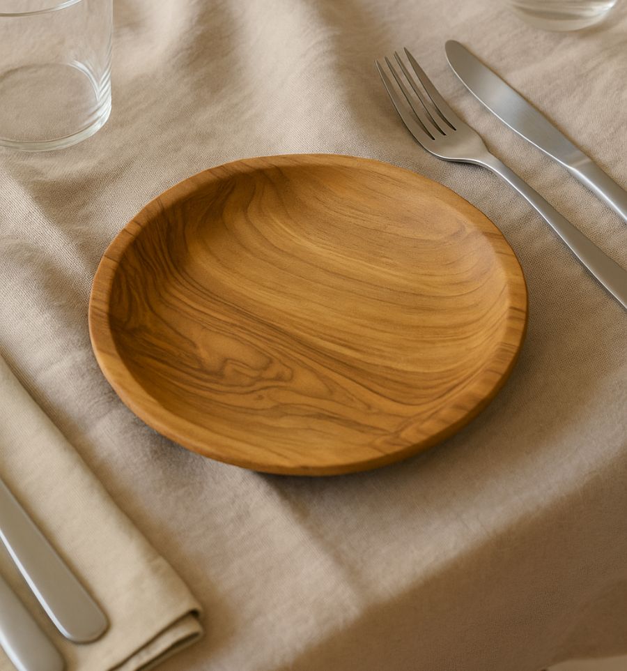 Round olive wood plate