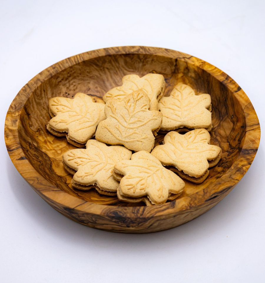 Round olive wood plate