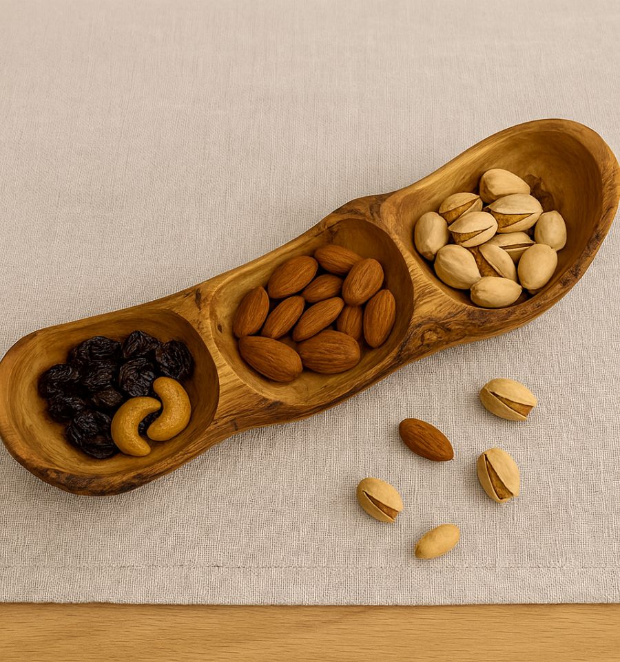 Plat apéritif en bois d'olivier avec 3 compartiments