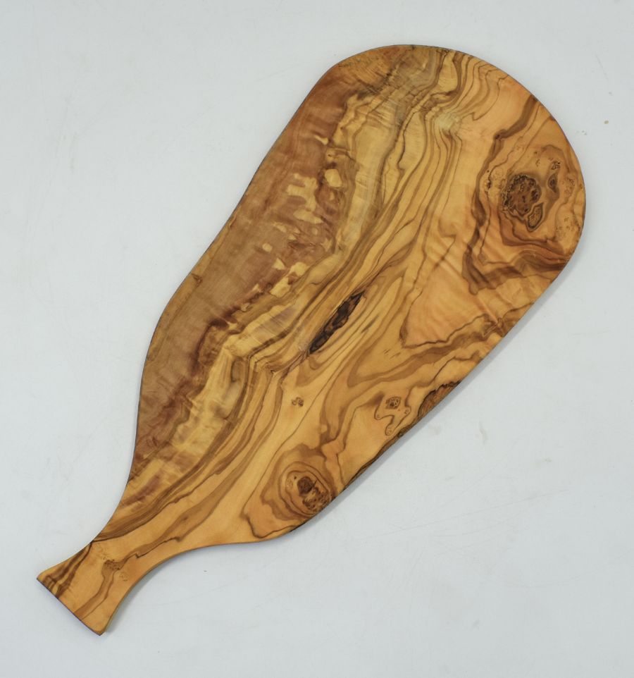 planche à découper avec manche en bois d’olivier