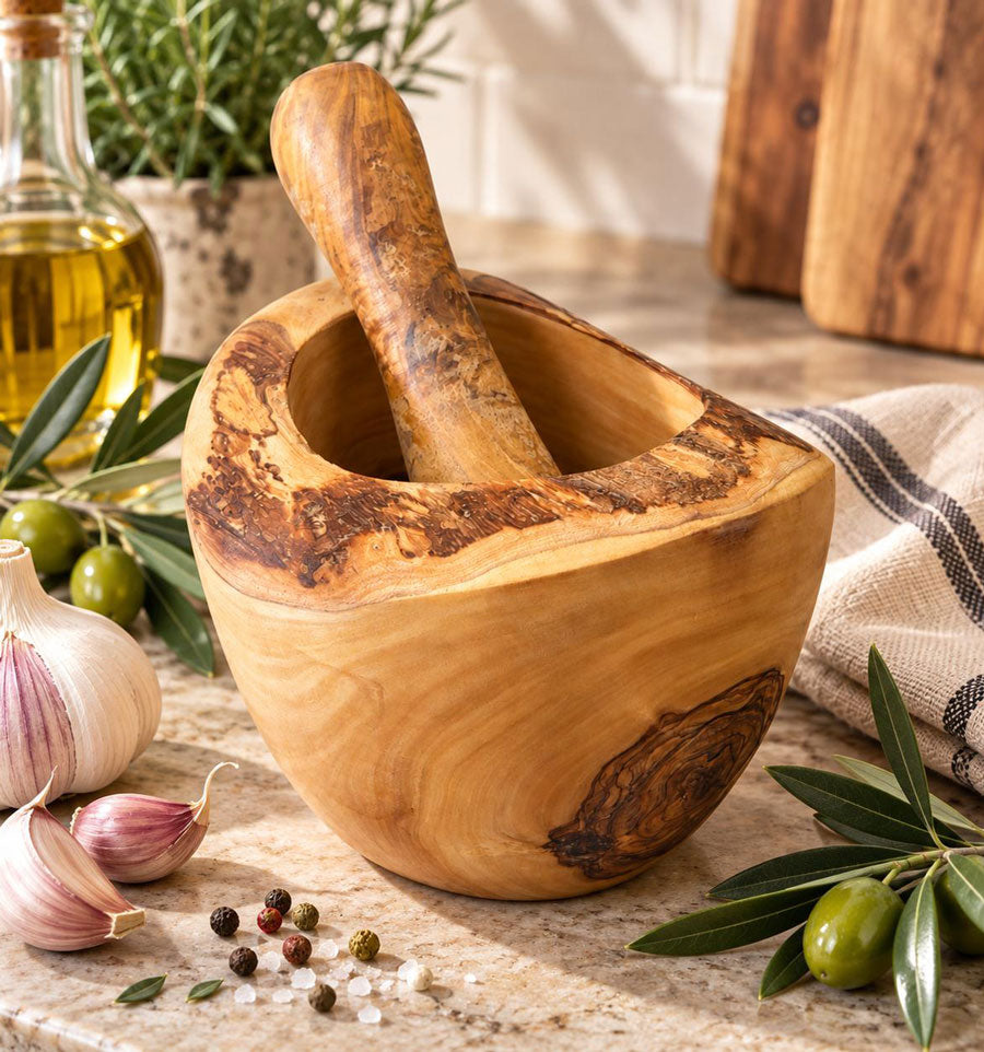 Mortier rustique en bois d’olivier avec pilon 12 cm